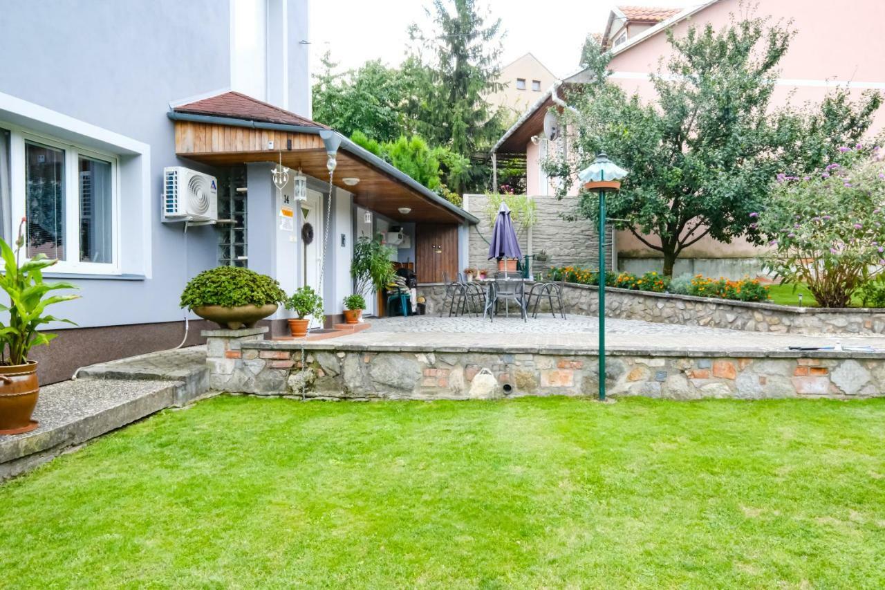 Apartment Livi Mikulov Exterior foto